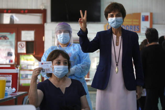Santiago, 22 February 2021 The Undersecretary of Public Health, Paula Daza, the mayor of Estacion Central, Miguel Abdo and the director of the Central Metropolitan Health Service, Patricia MÃ ndez, give details about the vaccination process for older adults lagging behind, also reinforcing the call to prioritize vacc  Copyright: JONNATHANxOYARZUN ATONxCHILE
