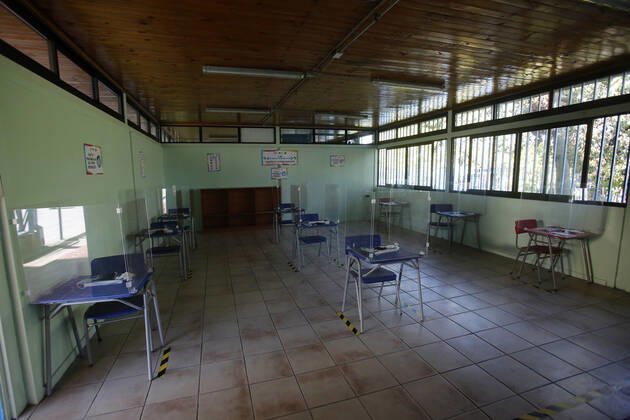 Santiago, February 22, 2021 The Minister of Education, Raul Figueroa, along with the Director of Public Education, Alejandra Grebe and the Superintendent of Education, Cristian ORyan, toured the facilities of the School JosÃ Bernardo Suarez de Macul to supervise the safety protocols of the establishment a few days before the s  Copyright: JONNATHANxOYARZUN ATONxCHILE
