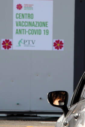 Rome, Vaccination campaign against Covid 19 for school staff in the Drive in station at the Tor Vergata Pictured Polyclinic: Copyright: xPieroxTenaglix xIPAx xPieroxTenaglix