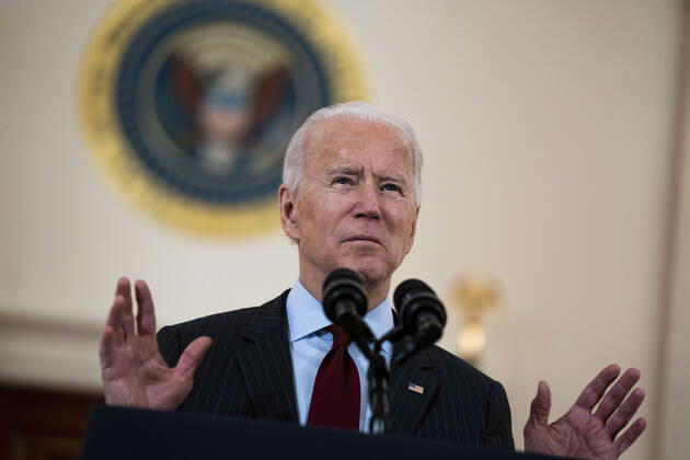February 22, 2021, Washington, District of Columbia, USA: President Joe Biden delivers remarks on the lives lost to COVID-19 in the Cross Hall of the White House with First Lady Dr. Jill Biden, Vice President Kamala Harris and Second Gentleman Doug Emhoff, in the White House, Monday, Feb. 22, 2021 Washington USA - ZUMAs152 20210222_zaa_s152_353 Copyright: xDougxMillsx