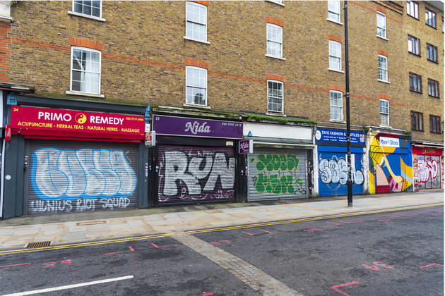 Coronavirus in Großbritannien, Eindrücke aus London February 22, 2021, London, United Kingdom: A view of shops Closed in Wentworth Street due to the Covid19 lockdown..Non essential shops in England are expected to be reopen on the 12th April after Boris Johnson announces his road map out of Lockdown for England. London United Kingdom - ZUMAs197 20210222_zaa_s197_297 Copyright: xDavexRushenx