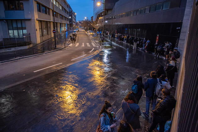 (210222) -- PARIS, Feb. 22, 2021 -- People in precarious situations during the COVID-19 pandemic wait in line for free food distribution in Paris, France, on Feb. 22, 2021. (Photo by Xinhua) FRANCE-PARIS-COVID-19-FREE FOOD-DISTRIBUTION AurelienxMorissard 