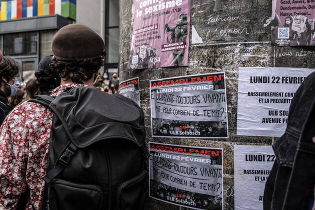February 22, 2021, Brussels, Puglia, Belgium: Students protest against the isolation and precariousness due to the Covid-19 crisis at the Libre University (ULB) in Brussels. The students are asking, among others, for the reopening of audiences, the resumption of extra-curricular activities, the resumption of sport, free psychological support, and a Covid-19 grant. Brussels, Belgium, February 22, 2021. Brussels Belgium - ZUMAm177 20210222_zip_m177_020 Copyright: xValeriaxMongellix