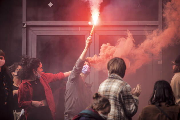 February 22, 2021, Brussels, Puglia, Belgium: Students protest against the isolation and precariousness due to the Covid-19 crisis at the Libre University (ULB) in Brussels. The students are asking, among others, for the reopening of audiences, the resumption of extra-curricular activities, the resumption of sport, free psychological support, and a Covid-19 grant. Brussels, Belgium, February 22, 2021. Brussels Belgium - ZUMAm177 20210222_zip_m177_029 Copyright: xValeriaxMongellix