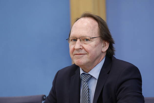 Hans-Ulrich Gerland, Leitender Beamter, Deutschland, Berlin, Bundespressekonferenz, Thema: Vorstellung des Jahresberichtes 2020