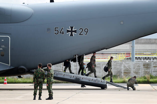 February 23, 2021, Lisbon, Portugal: German army medical experts disembark at Figo Maduro military airbase in Lisbon, Portugal on February 23, 2021. Based on a bilateral agreement, a second team of German army medical experts arrived in Portugal on Tuesday to replace the team that has been in Portugal since February 3 to assist the country in its fight against the COVID-19 pandemic. Lisbon Portugal - ZUMAf123 20210223_zap_f123_006 Copyright: xPedroxFiuzax