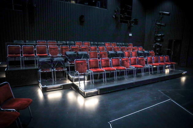 DEU, Deutschland, Nordrhein-Westfalen, Münster, 23.02.2021: Theater Münster, Leere Stühle im Theater. Wegen der Corona Pandemie findet derzeit kein Spielbetrieb statt