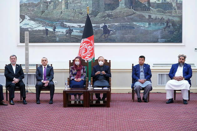 (210223) -- KABUL, Feb. 23, 2021 -- Afghan President Mohammad Ashraf Ghani (3rd R) attends the inauguration ceremony of COVID-19 vaccination in Kabul, Afghanistan, Feb. 23, 2021. ( Handout via Xinhua) AFGHANISTAN-KABUL-COVID-19-VACCINATION AfghanxPresidentxPalace 