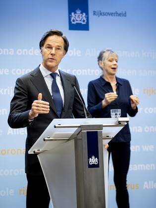 DEN HAAG - Minister-president Mark Rutte tijdens een persconferentie over de coronamaatregelen. De avondklok wordt verlengd omdat het kabinet de maatregel nodig denkt te hebben om ruimte te cre˜ren voor andere versoepelingen. ANP SEM VAN DER WAL Copyright: xHollandsexHoogtex xxANPx x428567339x