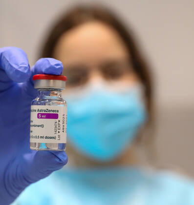 A health professional holds a vial with the vaccine against COVID-19 from AstraZeneca, in the Pavilion 3 of the Public Hospital Enfermera Isabel Zendal, in Madrid, (Spain), on February 23, 2021. This Tuesday begins the vaccination in the pavilion 3 of the hospital with the vaccine of AstraZeneca to 400 people of External Health, AENA, inspectors of Public Health, of Institute of Social Security, professionals of reformatories, Forensic Doctors, Students of CC Health and veterinarians. These new groups to be vaccinated will be joined by those over 80 years of age on Thursday 25 February in the Primary Care centres of each of the health areas of the community with 50,000 doses. 23 FEBRUARY 2021;ISABEL DÃAZ AYUSO;AYUSO;MADRID;COMMUNITY OF MAD Copyright: xLagenciaEPxPRESS M.FERNÃNDEZ.xPOOLx 3576561