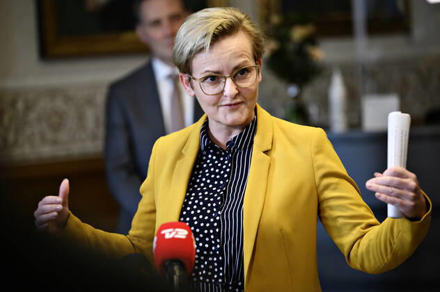 Boerne- og undervisningsminister Pernille Rosenkrantz-Theil (S), da hun sammen med justitsministeren og sundhedsministeren holder doorstep om genaabning af samfundet paa Christiansborg i Koebenhavn onsdag den 24. februar 2021.. , Copenhagen Denmark Copyright: PhilipxDavali PhilipxDavalix COP104 spdk20210224-142949-L