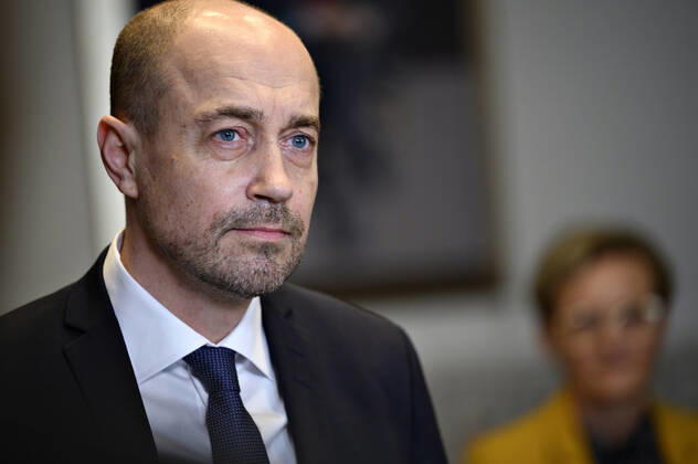Sundhedsminister Magnus Heunicke (S), da han sammen med boerne- og undervisningsministeren og justitsministeren holder doorstep om genaabning af samfundet paa Christiansborg i Koebenhavn onsdag den 24. februar 2021.. , Copenhagen Denmark Copyright: PhilipxDavali PhilipxDavalix COP104 spdk20210224-143056-L