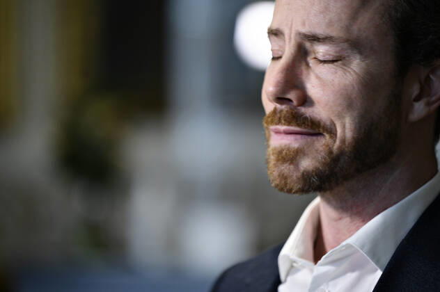 Jakob Ellemann-Jensen (V) bliver interviewet om genaabning umiddelbart efter justitsministeren, sundhedsministeren og boerne- og undervisningsministeren har holdt doorstep om genaabning af samfundet, paa Christiansborg i Koebenhavn onsdag den 24. februar 2021.. , Copenhagen Denmark Copyright: PhilipxDavali PhilipxDavalix cop104 spdk20210224-150128-L
