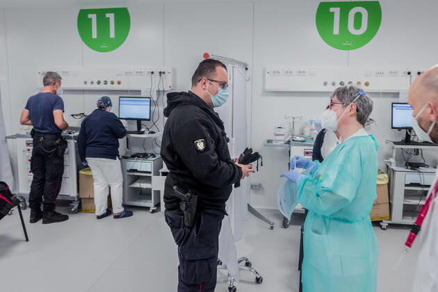 Coronavirus in Italien, Sicherheitskräfte in Mailand erhalten AstraZeneca Impfungen Milan. Hospital in Fiera Astrazeneca vaccines to police and police forces Editorial Usage Only  Copyright: xCarloxCozzolix xIPAx