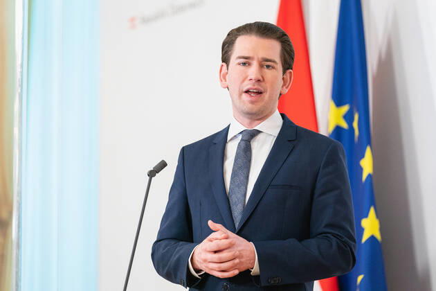 Wien 25.02.2021, Bundeskanzleramt, Wien, AUT, Bundesregierung, Doorstep vor dem virtuellen EU-Sondergipfel zur Corona-Pandemie, im Bild Bundeskanzler Sebastian Kurz (OeVP) Federal Chancellor Sebastian Kurz (OeVP) during a doorstep before the special virtual EU summit on the Corona pandemic at the federal chancellery in Vienna, Austria on 2021 02 25.