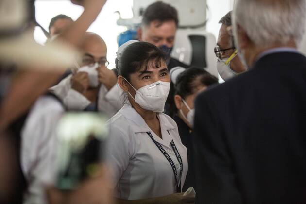 Nurse Magdalena Guevara Gonzalez, 46, prepares to recreive the covid-19 vaccine at the Parque de la Industria specialized hospital, in Guatemala City, Guatemala, 25 February 2021. A nurse with eleven years of experience became this Thursday the first person vaccinated against covid-19 in Guatemala, after the arrival in the country of 5,000 doses of the pharmaceutical Moderna donated by Israel. A 46-year-old nurse is the first covid-19 vaccine in Guatemala !ACHTUNG: NUR REDAKTIONELLE NUTZUNG!  Copyright: xEstebanxBibax AME8211 20210226-637498998309044526
