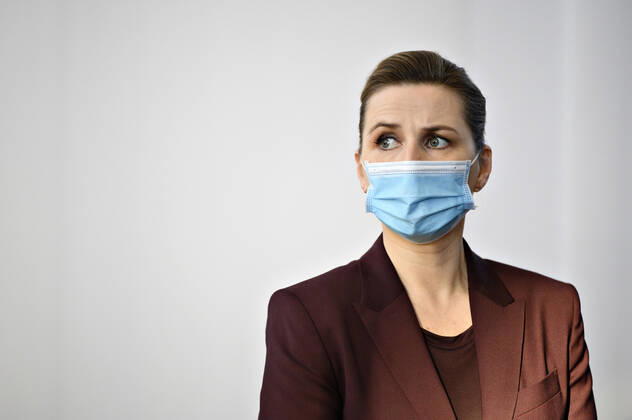 Statsminister Mette Frederiksen (S), da hun og regionsraadsformand Sophie Haestorp Andersen (S) vises rundt af centerleder Lone Munk Andersen og formand for Region Hovedstadens vaccinetaskforce Jonas Bent Egebart og overvaerer generalproeve i vaccinationscenteret i OEksnehallen i Koebenhavn, fredag den 26. februar 2021. I loebet af fredagen forventes fem tusinde koebenhavnere vaccineret i centeret.. , Copenhagen Denmark Copyright: PhilipxDavali PhilipxDavalix cop105 spdk20210226-105408-L