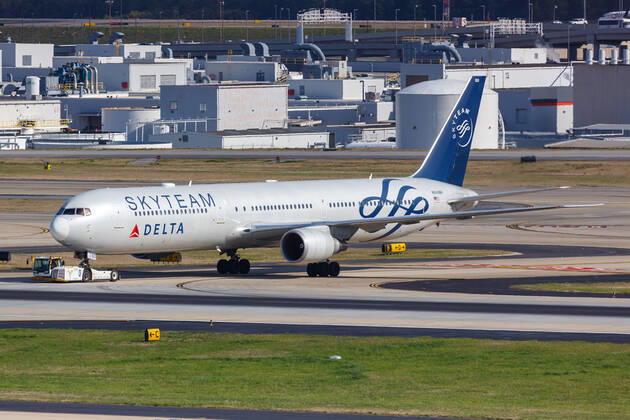 Atlanta, Vereinigte Staaten - 2 April 2019: Ein Boeing 767-400ER Flugzeug der Delta Air Lines mit dem Kennzeichen N844MH auf dem Flughafen Atlanta (ATL) in den Vereinigten Staaten