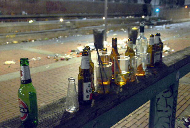 Kaputte Flasche Fotos Imago