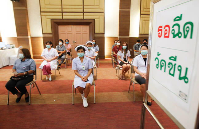 February 28, 2021, Bangkok, Thailand: Health workers waiting during the vaccination..Thailand carries out its first Covid-19 vaccine campaign using the China™s Sinovac vaccine administered to frontline health workers at the Bamrasnaradura Infectious Diseases Institute in Bangkok. Bangkok Thailand - ZUMAs197 20210228_zaa_s197_027 Copyright: xChaiwatxSubprasomx