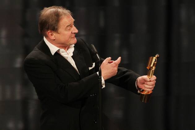 Deutscher Filmpreis 2010 Beste maennliche Hauptrolle Preistraeger Burghart Klaußner - Deutscher Filmpreis 2010 - Deutsche Filmakademie verleiht im Friedrichstadtpalast in Berlin. Copyright: Eventpress Radke Datum: 23.04.2010 Copyright: xEventpressxRadkex