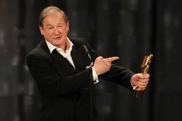 Deutscher Filmpreis 2010 Beste maennliche Hauptrolle Preistraeger Burghart Klaußner - Deutscher Filmpreis 2010 - Deutsche Filmakademie verleiht im Friedrichstadtpalast in Berlin. Copyright: Eventpress Radke Datum: 23.04.2010 Copyright: xEventpressxRadkex