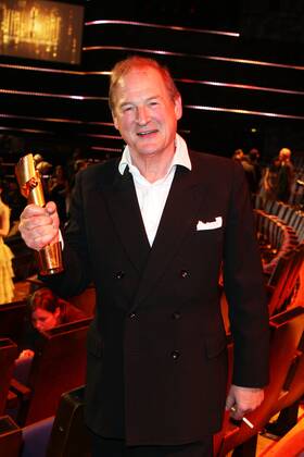 Deutscher Filmpreis 2010 Beste maennliche Hauptrolle Preistraeger Burghart Klaußner - Deutscher Filmpreis 2010 - Deutsche Filmakademie verleiht im Friedrichstadtpalast in Berlin. Copyright: Eventpress Radke Datum: 23.04.2010 Copyright: xEventpressxRadkex