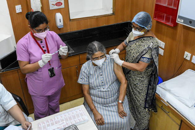 March 1, 2021, Kolkata, West Bengal, India: Indian government started to roll out vaccine for general public who are above 65 years of age or above 45 years of age having comorbidities.The government has given authorisation to private hosputals to charge a mximum of 250 rupees for the vaccination , where as for government hospityal it would be free of any charge. Kolkata India - ZUMAc211 20210301_zip_c211_001 Copyright: xDebarchanxChatterjeex