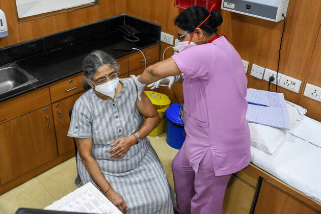 March 1, 2021, Kolkata, West Bengal, India: Indian government started to roll out vaccine for general public who are above 65 years of age or above 45 years of age having comorbidities.The government has given authorisation to private hosputals to charge a mximum of 250 rupees for the vaccination , where as for government hospityal it would be free of any charge. Kolkata India - ZUMAc211 20210301_zip_c211_002 Copyright: xDebarchanxChatterjeex