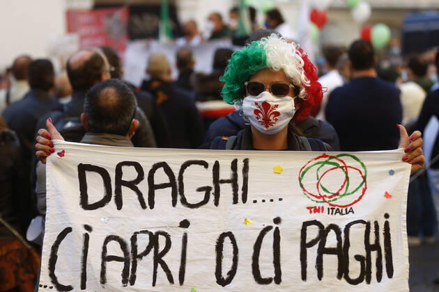 Rome, February 26, 2021. Piazza Montecitorio. Demonstration by restaurateurs to protest against the restrictions imposed by the Government to deal with the Coronavirus pandemic Editorial Usage Only  Copyright: xVincenzoxLivierix xIPAx