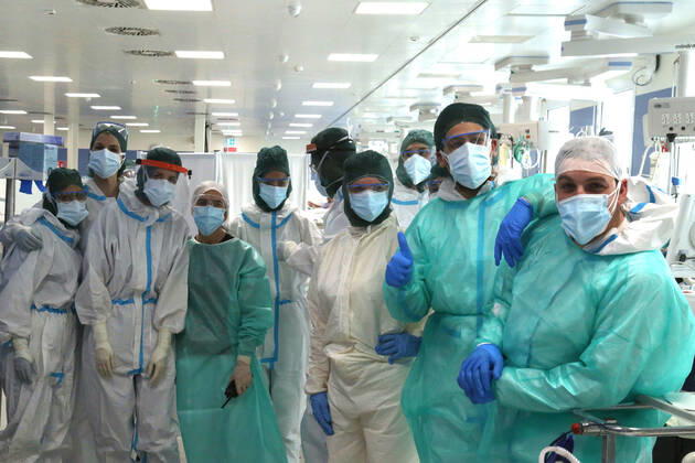 Modena. Intensive Care Unit for Covid Patients of the Polyclinic. In the photo the doctors and nurses of the ward Editorial Usage Only  Copyright: xROBERTOxBRANCOLINIx xIPAx