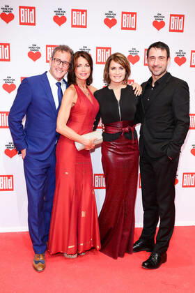 Gerit Kling mit Ehemann Wolfram Becker und Anja Kling mit Freund Oliver - Ein Herz fuer Kinder Gala in Berlin, Germany, am 03. Dezember 2016 Copyright: xJamesxColdreyx