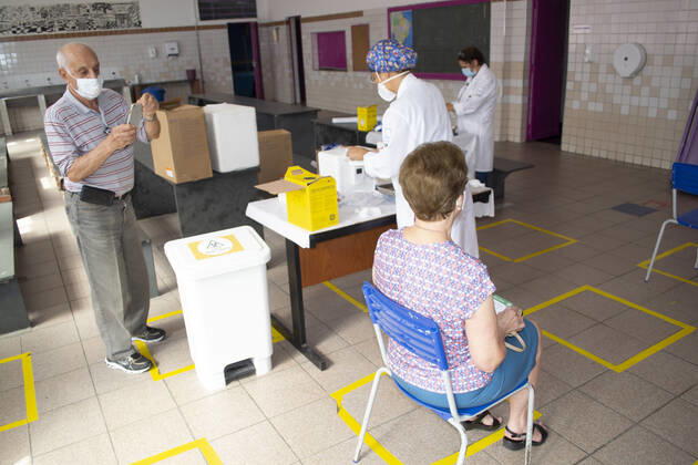 Vaccination of elderly people over 80 years old in Sao Paulo. Vaccination of elderly people over 80 years old in Sao Paulo. March 1, 2021, Sao Paulo, Brazil: Vaccination against Covid-19 of elderly people aged over 80 at UBS HUMAITA (Basic Health Unit) in Bela Vista, Sao Paulo, which uses the EMEF CELSO LEITE RIBEIRO FILHO school next to the unit as a vaccination site in Sao Paulo. Vaccination of elderly people over 80 years old in Sao Paulo.  Copyright: xLecoxVianax