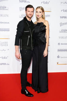 Daniel Grunenberg und Carolin Niemczyk - 22nd Goldene Henne Gala in the Neue Messe in Leipzig, Germany on 28th October 2016. Copyright: xJamesxColdreyx