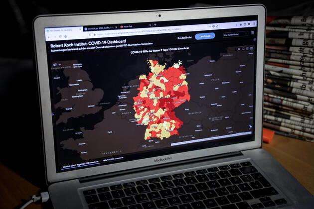 Coronavirus in Deutschland - Covid-19-Dashboard des Robert Koch-Institut 02.03.2021: Robert Koch-Institut: 7-Tage-Inzidenz 65,4. 7-Tage-Fallzahl 54.373. COVID-19-Fälle 2.451.011. Zugang um 3.943 gegenüber dem Vortag. COVID-19-Todesfälle 70.463. Zugang um 358 gegenüber dem Vortag.
