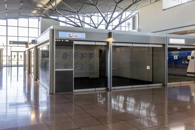Flughafen Stuttgart in Zeiten der Corona-Pandemie. Reisebüros haben ihren Betrieb eingestellt, manche ganz aufgegeben. 01.03.2021: Deutschland, Baden-Württemberg, Stuttgart.