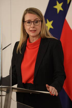 PK im BKA zur Corona Wirtschaftslage Wien, BKA, 02. 03. 2020 Margarete SCHRAMBÖCK
