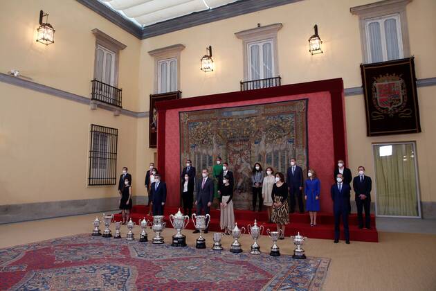 (From left, front) Boxer Joana Pastrana, Spanish Culture and Sports Minister, Jose Manuel Rodriguez Uribes; Spain s King Felipe VI and Queen Letizia; Spanish Secretary of State for Sports, Irene Lozano, and Spanish cyclist Alejandro Valverde pose for a family photo with the other winners during a 2018 Spanish National Sports Awarding Ceremony at Pardo Palace, in Madrid, Spain, 02 March 2021. Spain s Royal couple gives 2018 Spanish National Sports Awards 2018 !ACHTUNG: NUR REDAKTIONELLE NUTZUNG!  Copyright: xEmilioxNaranjox GRAF6555 20210302-637502891523840668