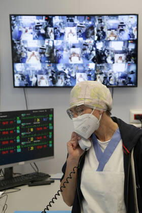 News Bilder des Tages Modena. The Anesthesia, Intensive Care and Intensive Care Department of the Sant Agostino Hospital. In the photo a nurse in the control room Editorial Usage Only  Copyright: xROBERTOxBRANCOLINIx xIPAx