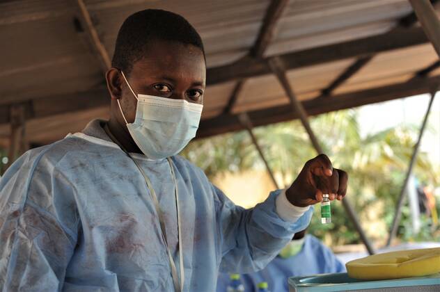 (210302) -- ACCRA, March 2, 2021 -- A nurse shows a bottle of the COVID-19 vaccine at a hospital in Accra, Ghana, on March 2, 2021. The government of Ghana Tuesday rolled out a program to commence the mass vaccination of people living in some 43 epicenter-districts in the Greater Accra, Ashanti and Central regions against the COVID-19 pandemic. (Photo by Xinhua) GHANA-ACCRA-COVID-19-MASS VACCINATION Seth 