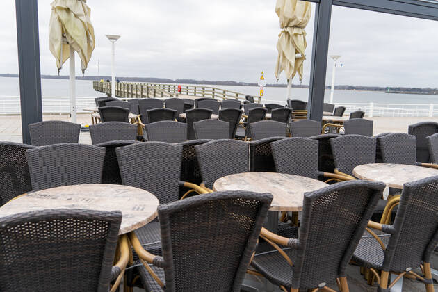 Szene aus Lübeck-Travemünde während des Corona-Lockdowns im März 2021;Szene aus Lübeck-Travemünde während des Corona-Lockdowns im März 2021, Lübeck Schleswig-Holstein Deutschland Travemünde