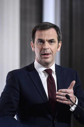 French Health Minister Olivier Veran and French Prime Minister Jean Castex hold a press conference on the French government s current strategy for the ongoing Covid-19 (novel cornavirus) pandemic, on March 4, 2021, in Paris. Le ministre francais de la sante Olivier Veran et le Premier ministre Jean Castex tiennent une conference de presse sur la strategie actuelle du gouvernement francais face a la pandemie actuelle de Covid-19 (nouveau cornavirus), le 4 mars 2021, a Paris. NEWS : Conference de presse du ministre de la Sante et du Premier ministre francais - 04 03 2021 POOL ELIOTBLONDET PANORAMIC  757977_057