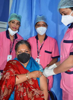 COVID-19 Vaccination Drive In Rajasthan, India National Vice President of BJP and former chief minister Vasundhara Raje being administered the COVID-19 vaccine, during a countrywide inoculation drive, at SMS Hospital in Jaipur. The second phase of the COVID-19 vaccination drive started for people 60 years of age and above. Jaipur Rajasthan India Copyright: SumitxSaraswat