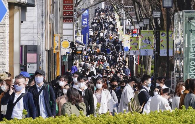Crowded Tokyo amid virus pandemic A shopping street in Tokyo s Omotesando area is crowded with people on March 6, 2021, a day after the Japanese government extended the COVID-19 state of emergency for Tokyo and three neighboring prefectures for two weeks. 