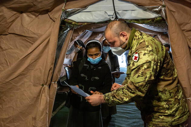 Milan, anticovid vaccinations at the military hospital of Baggio Editorial Usage Only  Copyright: xMassimoxAlbericox xIPAx