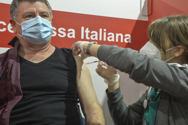 Inauguration of the new anti Covid vaccine center - 19 at Termini station in the photo vaccination with the AstraZeneca vaccine of health personnel Editorial Usage Only  Copyright: xSTEFANOxCAROFEIx xIPAx