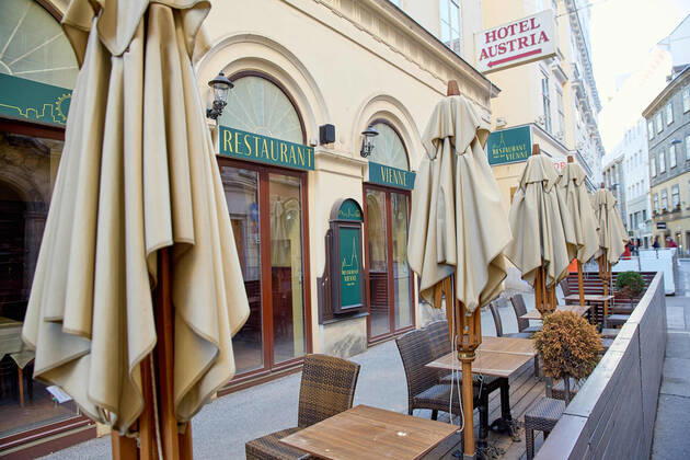 (210306) -- VIENNA, March 6, 2021 -- Photo taken on March 6, 2021 shows a closed restaurant in Vienna, Austria. For the year 2020, Austria s GDP recorded the most striking decline since 1945 with a minus of 6.6%. (Photo by Xinhua) AUSTRIA-VIENNA-COVID-19-GDP-DECLINE GeorgesxSchneider 
