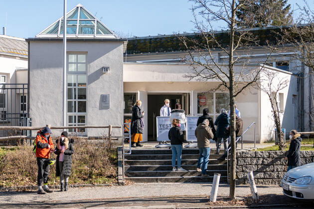 08.03.2021,Berlin,Deutschland,GER,Test Zentrum Bürger-Schnelltest in der Kurt-Weiß-Sporthalle in der Franzensbader Straße 16 Ortsteil Grunewald Bezirk Wilmersdorf.