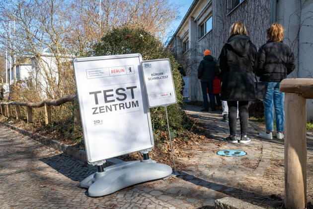 08.03.2021,Berlin,Deutschland,GER,Test Zentrum Bürger-Schnelltest in der Kurt-Weiß-Sporthalle in der Franzensbader Straße 16 Ortsteil Grunewald Bezirk Wilmersdorf.