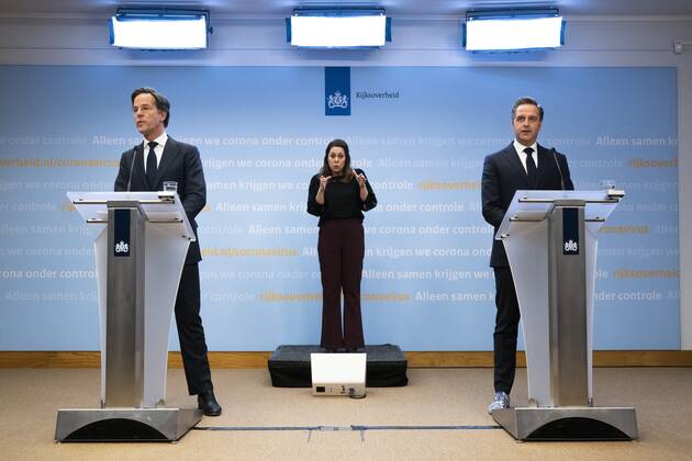 DEN HAAG - Demissionair premier Mark Rutte en demissionair minister Hugo de Jonge (Volksgezondheid, Welzijn en Sport) geven een toelichting op de coronamaatregelen in Nederland. ANP BART MAAT Copyright: xHollandsexHoogtex xxANPx x429016739x